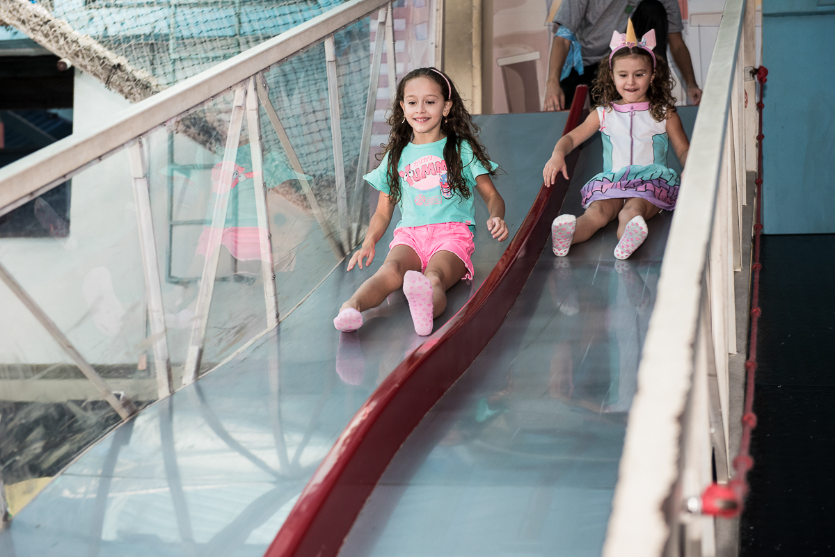 Curtindo o escorregador