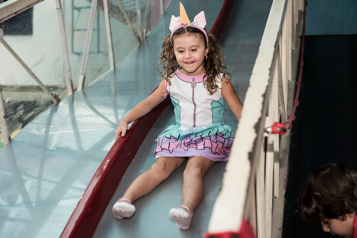 Curtindo o escorregador