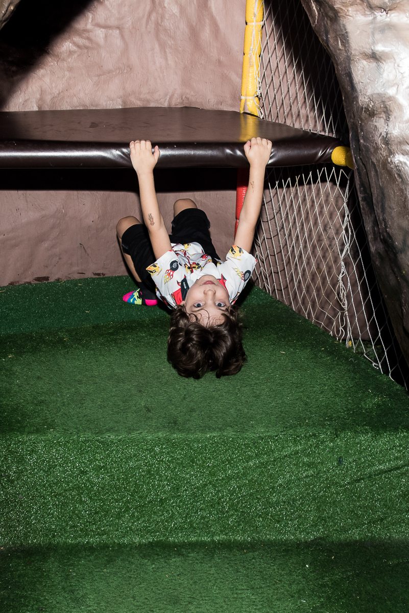 curtindo o brinquedão