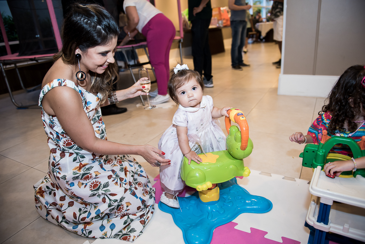 Brincando com a bebê