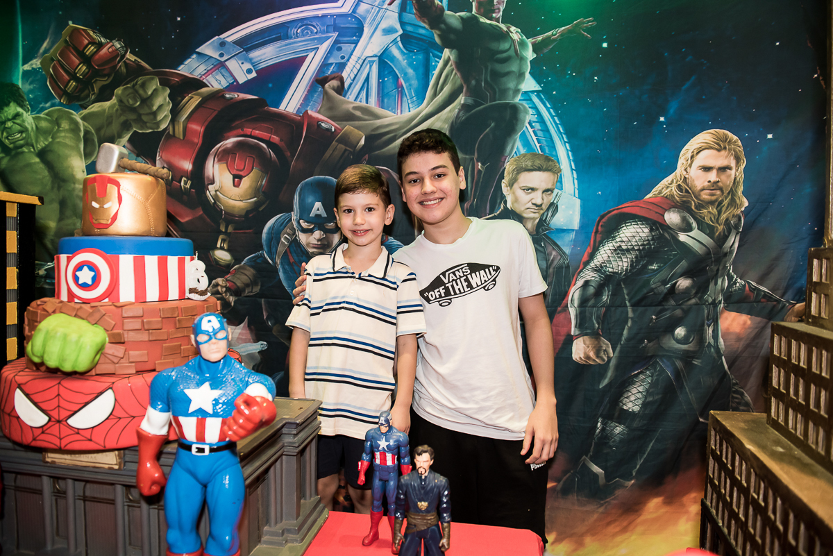 Hora do Parabéns com os Super Heróis