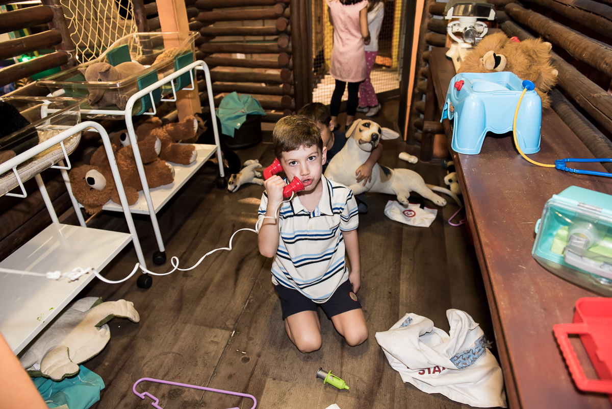 Brincadeira de Criança - no telefone