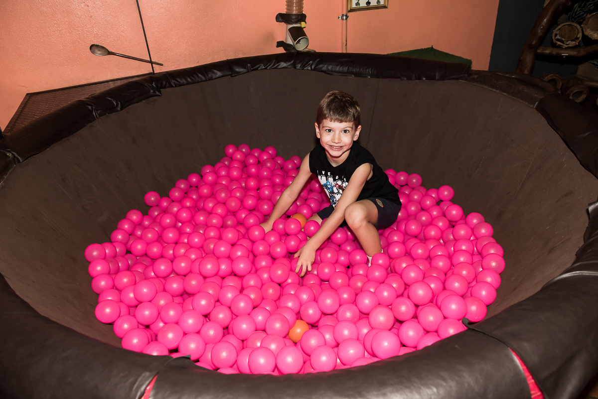 Fotografia Infantil - Piscina de Bolinhas