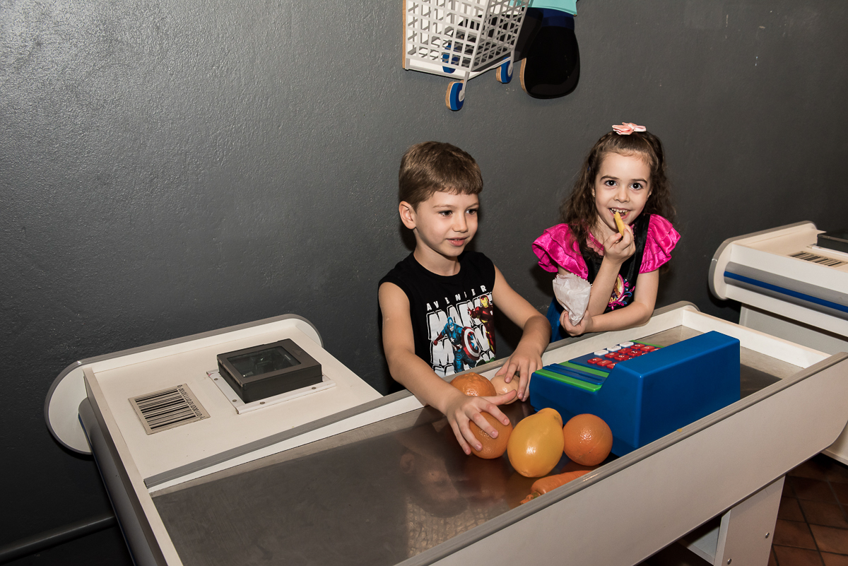 Brincadeira de Criança - Caixa Mercado