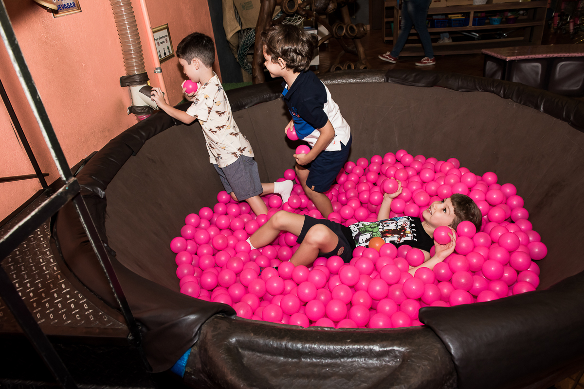 Fotografia Infantil - Piscina de Bolinhas