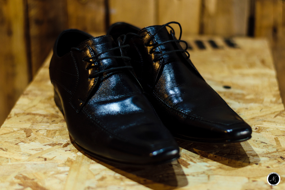 Sapato do noivo em barbearia goiania