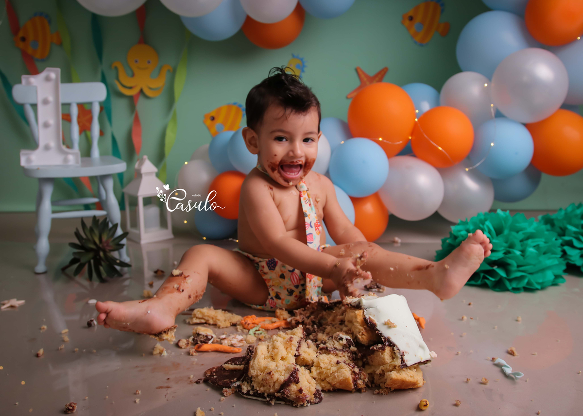 Ensaio Smash the cake realizado em estúdio - Vitória da Conquista - Ba