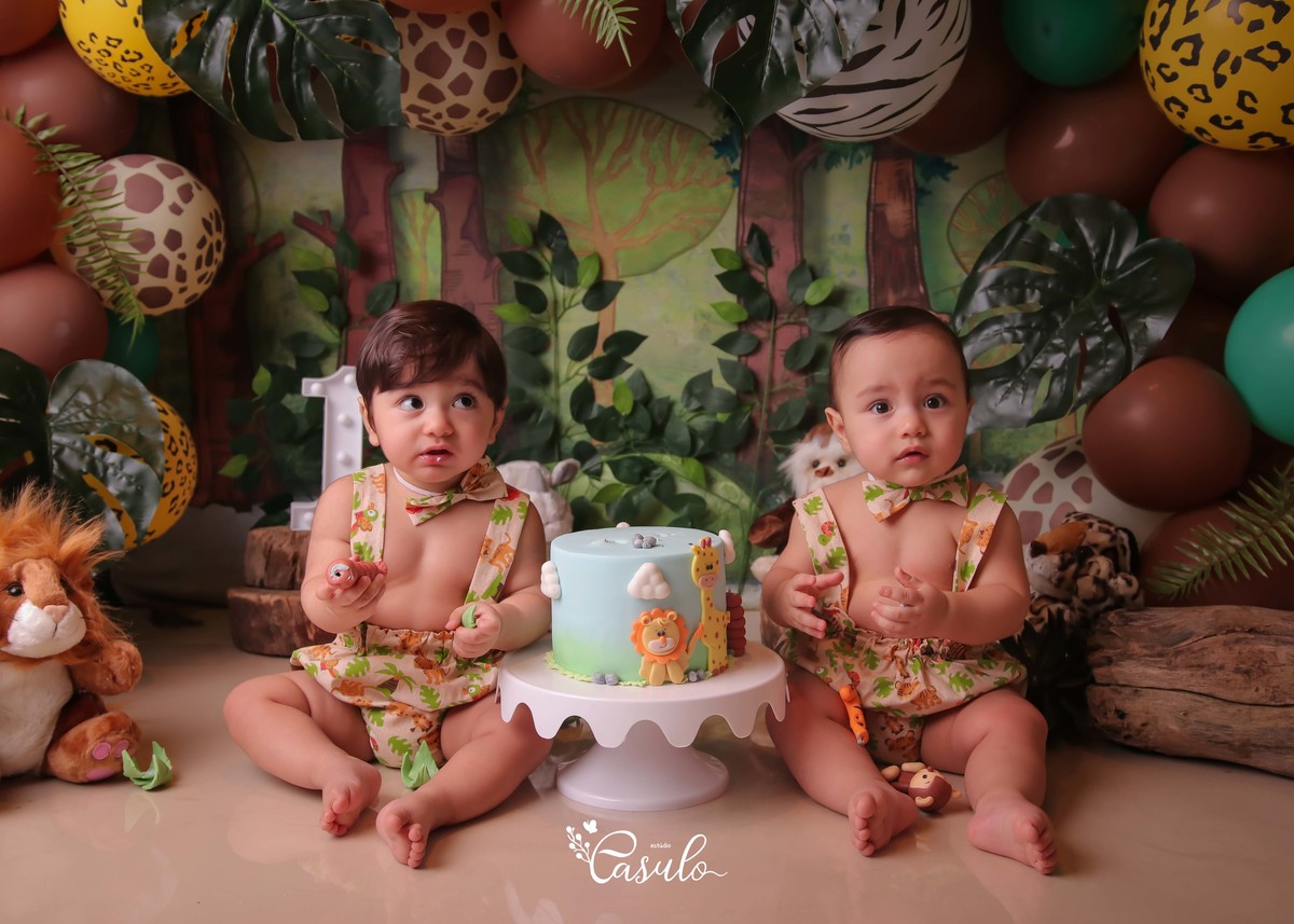 Ensaio Smash the  cake realizado em estúdio - Vitória da Conquista - Ba