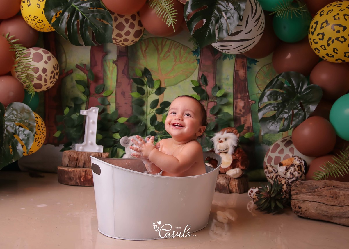 Ensaio Smash the  cake realizado em estúdio - Vitória da Conquista - Ba