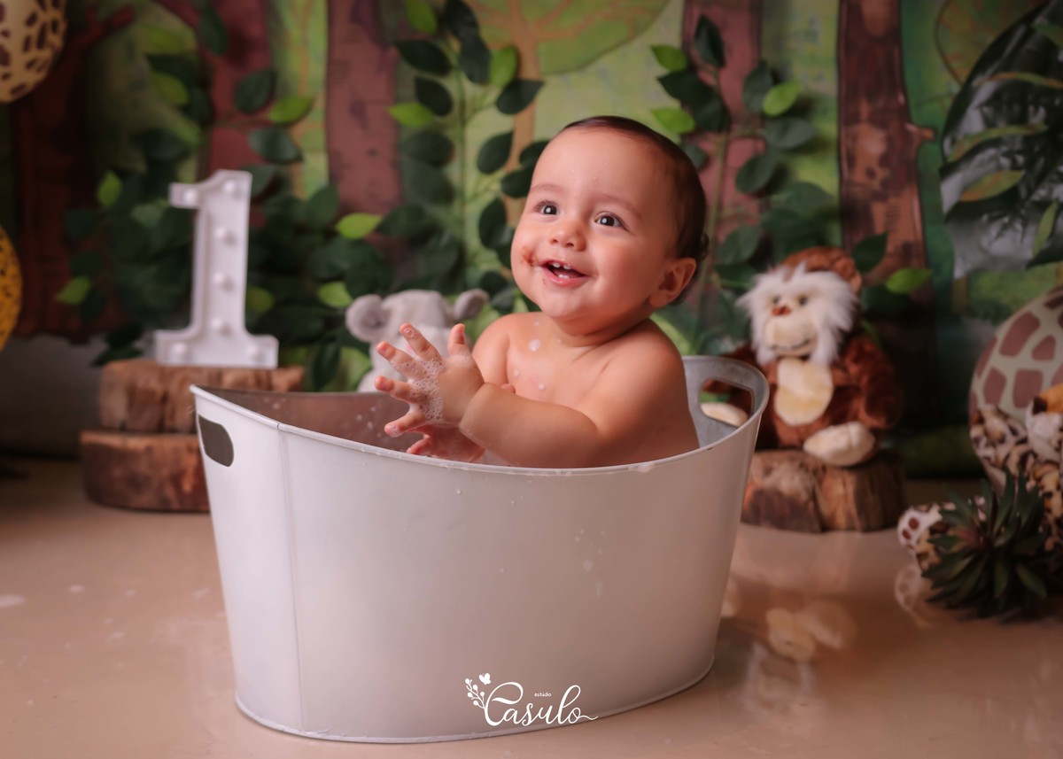 Ensaio Smash the  cake realizado em estúdio - Vitória da Conquista - Ba