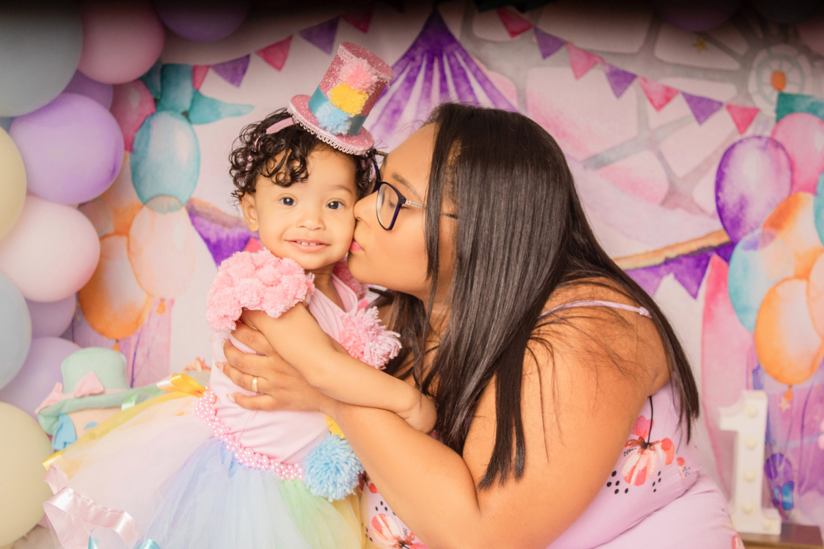 Ariane Dourado, Vitória, Smash the Cake