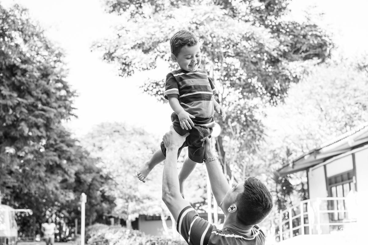 FOTOGRAFIA INFANTIL EM VITORIA-PARQUE BOTANICO DA VALE-BOOK DE CRIANÇA