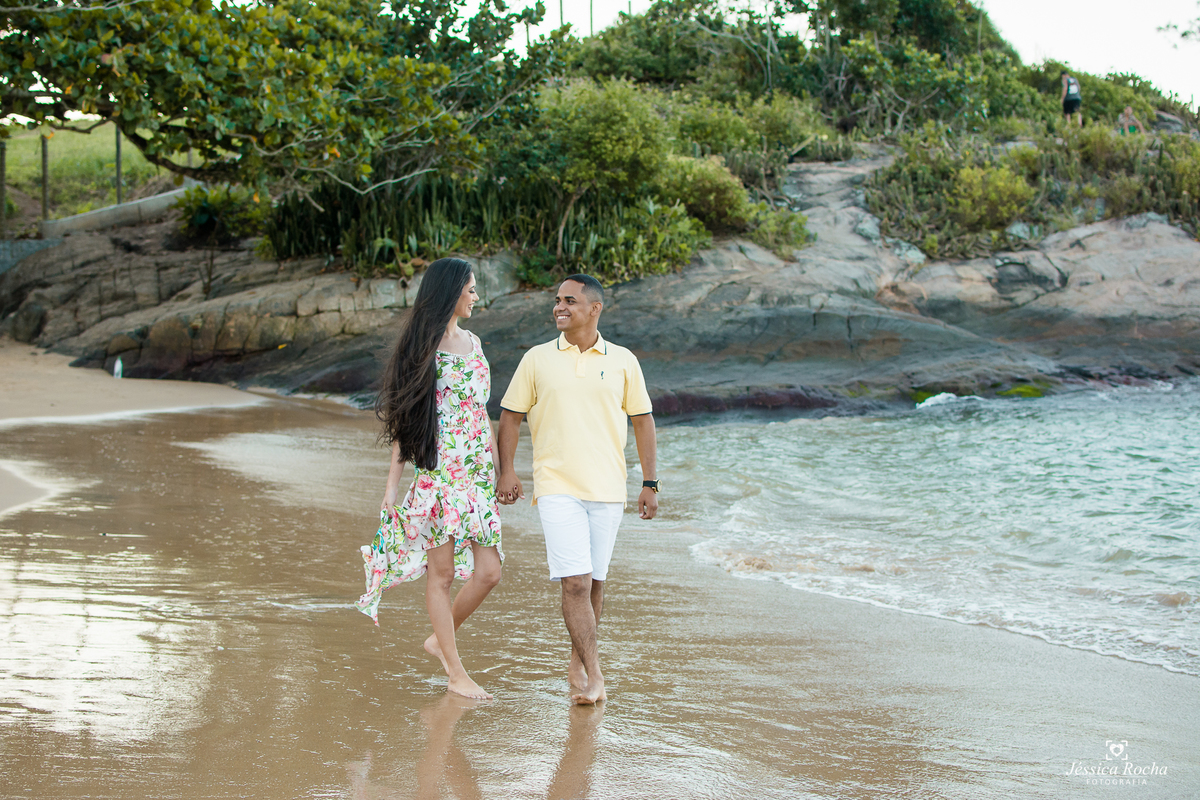 ENSAIO EXTERNO DE CASAL-ENSAIO PRE CASAMENTO-BOOK DE CASAL-ENSAIO FOTOGRAFICO NA PRAIA SECRETA- FOTOGRAFO EM VILA VELHA 