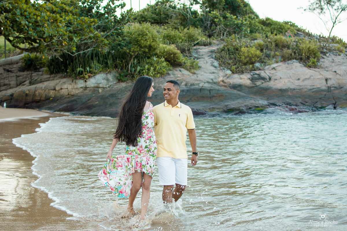ENSAIO EXTERNO DE CASAL-ENSAIO PRE CASAMENTO-BOOK DE CASAL-ENSAIO FOTOGRAFICO NA PRAIA SECRETA- FOTOGRAFO EM VILA VELHA 