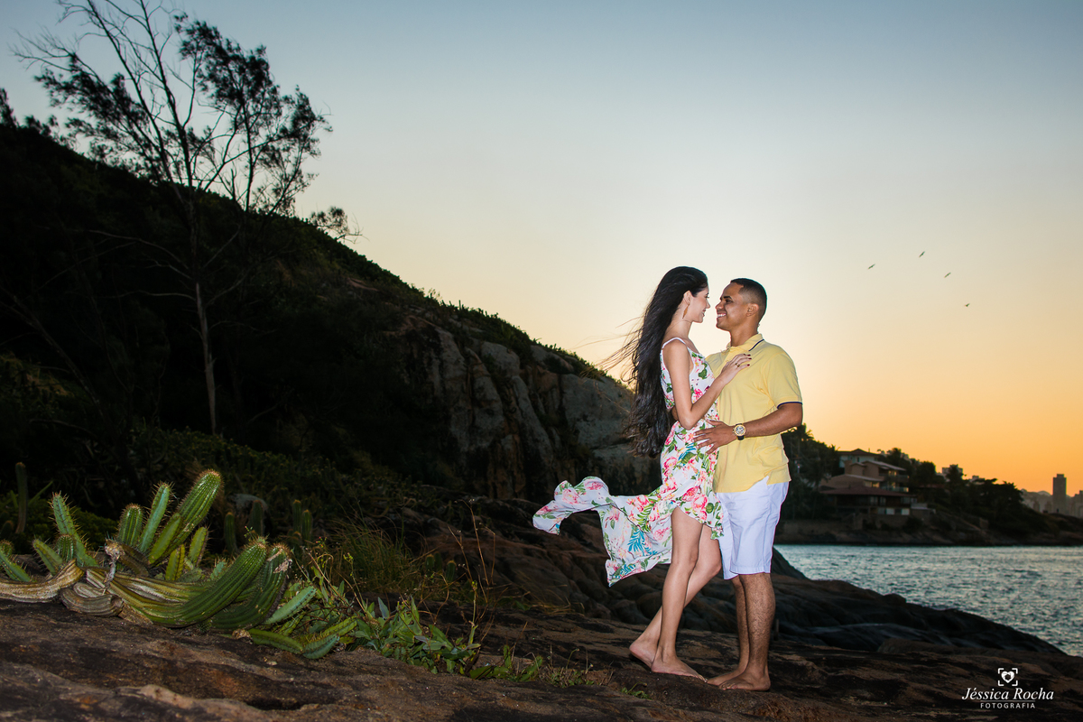 ENSAIO EXTERNO DE CASAL-ENSAIO PRE CASAMENTO-BOOK DE CASAL-ENSAIO FOTOGRAFICO NA PRAIA SECRETA- FOTOGRAFO EM VILA VELHA 