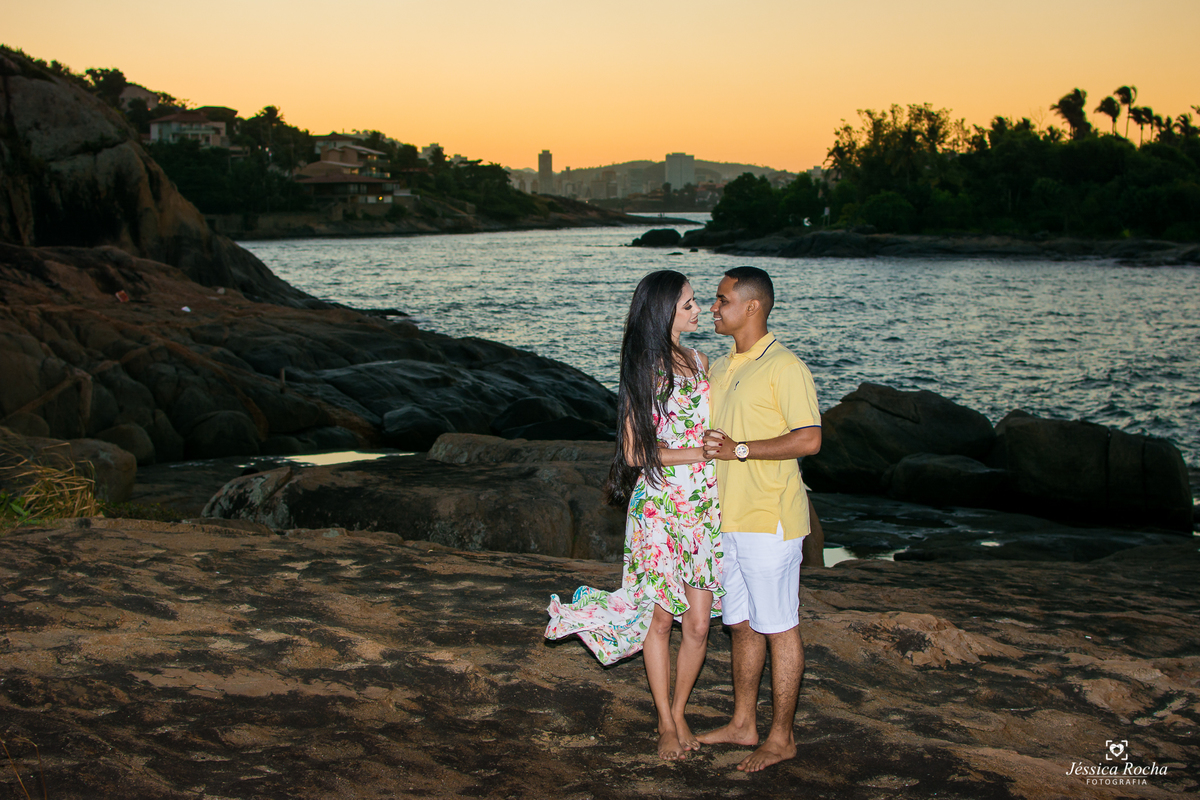 ENSAIO EXTERNO DE CASAL-ENSAIO PRE CASAMENTO-BOOK DE CASAL-ENSAIO FOTOGRAFICO NA PRAIA SECRETA- FOTOGRAFO EM VILA VELHA 