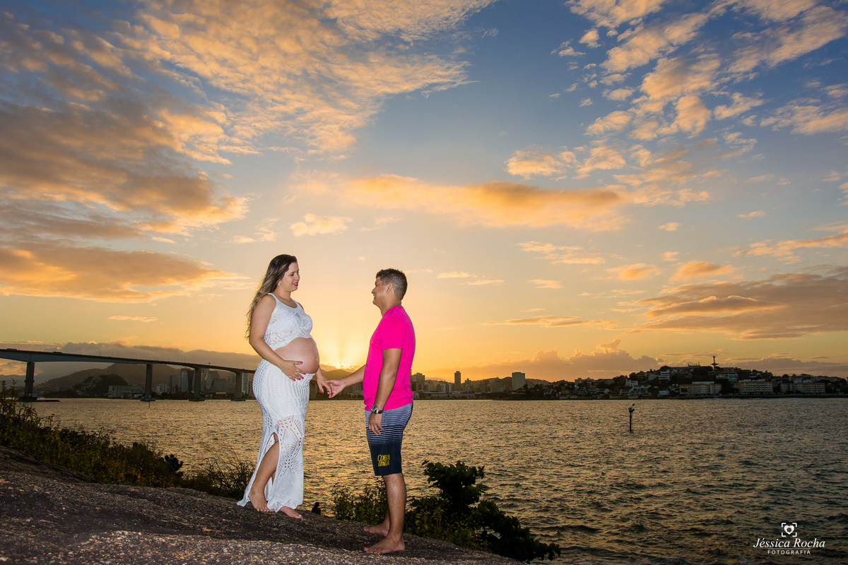 BOOK DE GESTANTE EM VILA VELHA-FOTOGRAFO DE GESTANTE EM VILA VELHA-FOTOS DE GESTANTE COM O MARIDO-FOTOS DE GESTANTE NO POR DO SOL-POSES DE FOTOS GESTANTE-FOTOS NO POR DO SOL-