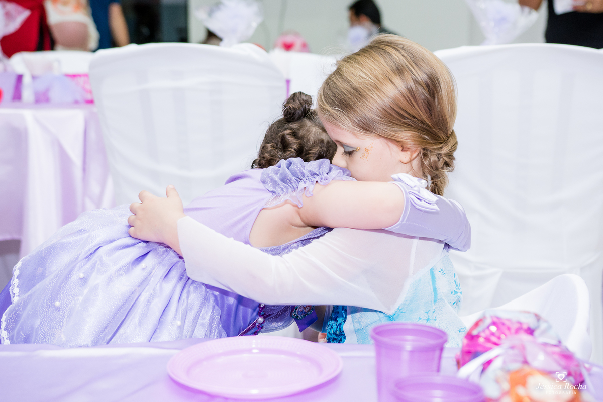 Abraço mais verdadeiro no aiversario infantil da isabel