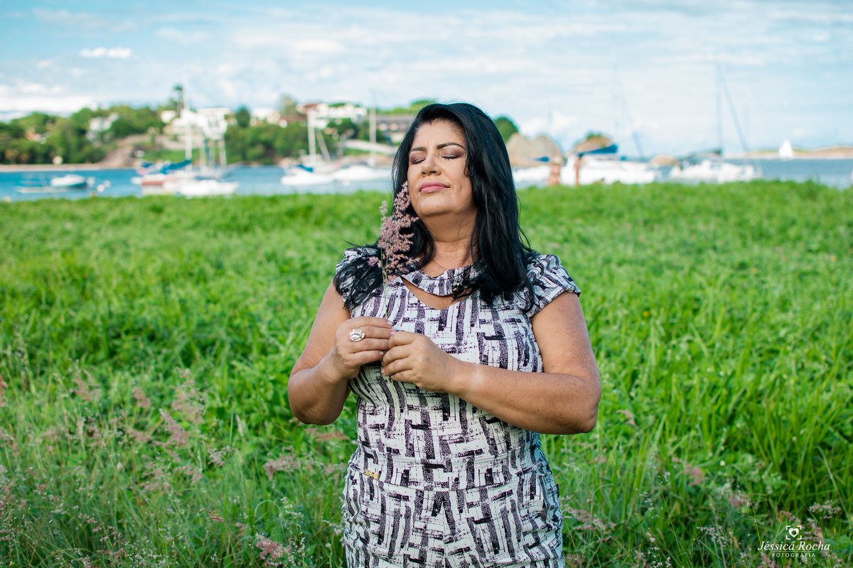 ensaio feminino-ensaio de 50 anos-ensaio externo em vitoria-fotografo em vitoria es-book de 50 anos-ensaio fotografico na ilha do frade