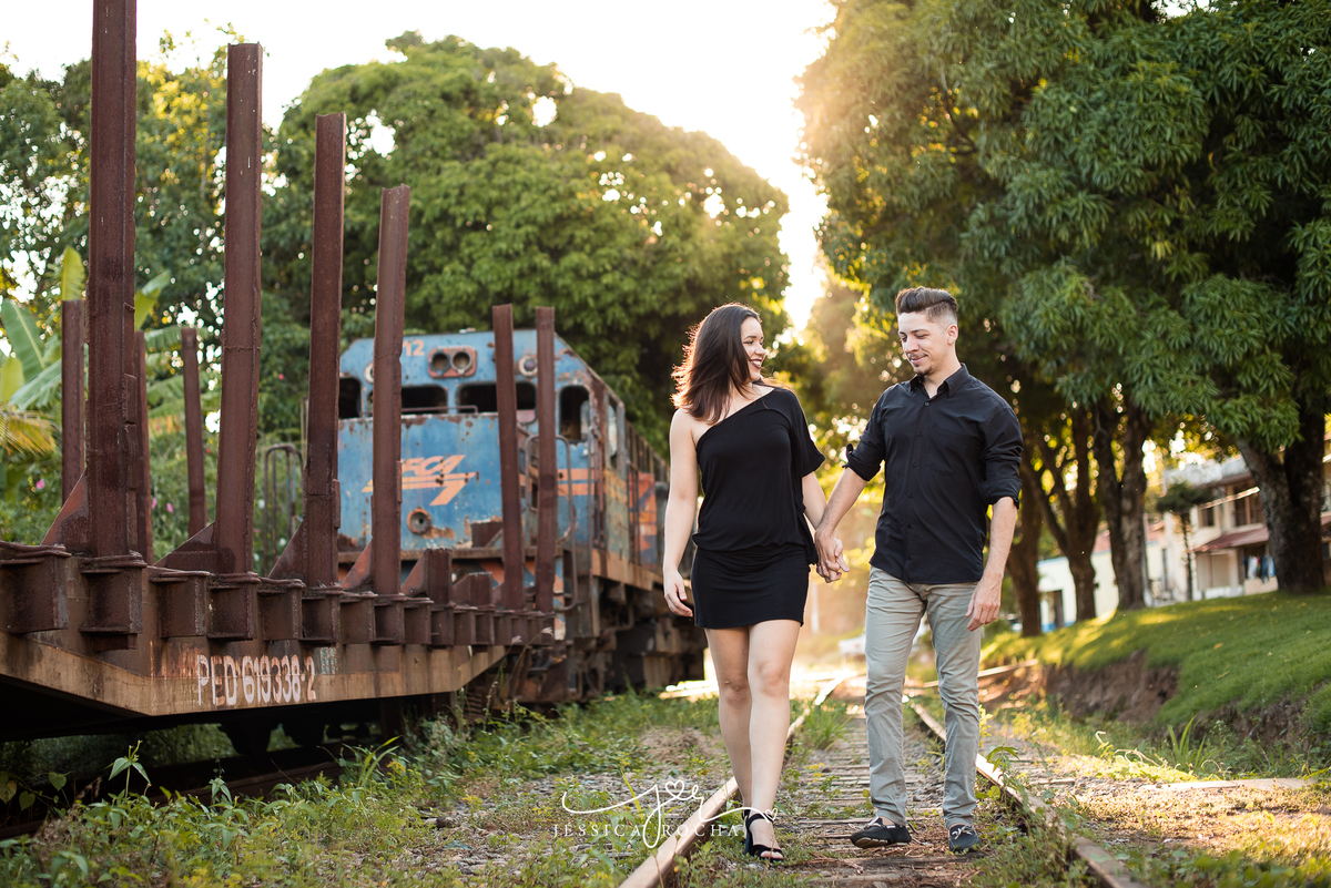 Ensaio de Casal - Book de Casal - Ensaio Externo de Casal - Pré Casamento - Fotos de Casal - Poses para ensaio de casal - fotografo em vila velha
