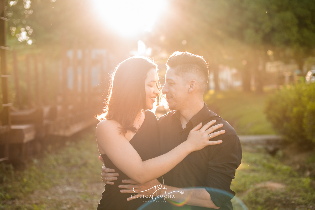 Ensaio de Casal - Book de Casal - Ensaio Externo de Casal - Pré Casamento - Fotos de Casal - Poses para ensaio de casal - fotografo em vila velha