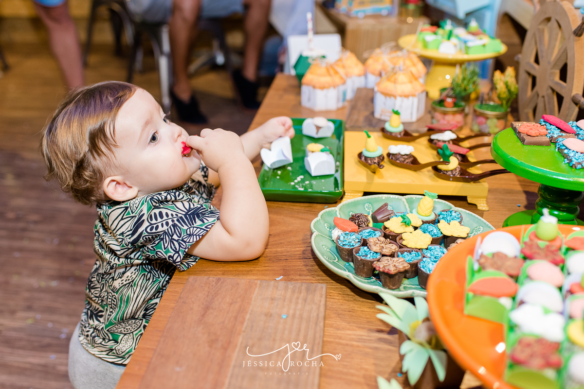 FESTA INFANTIL-FOTOGRAFO DE FESTA INFANTIL-FOTOGRAFO EM VILA VELHA-FOTOGRAFO INFANTIL EM VITORIA-ANIVERSARIO INFANTIL-FESTA TEMA PRAIA-FESTA DE 1 ANO-FESTA DE MENINO- FESTA NO ANIMASSOM- ANIMASSOM PRAIA DA COSTA-JESSICA ROCHA FOTOGRAFIA