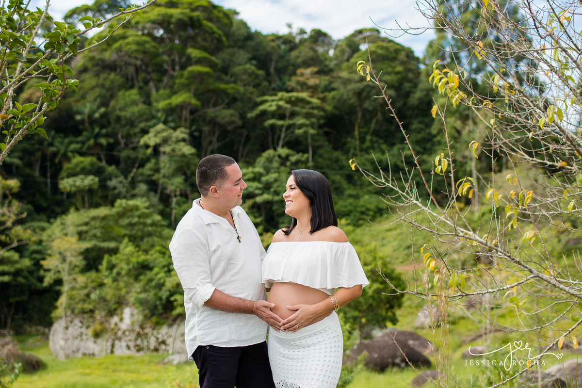 BOOK DE GESTANTE EM VILA VELHA-FOTOGRAFO DE GESTANTE EM VITORIA-FOTOS DE GESTANTE COM O MARIDO-POSES BOOK GESTANTE-POSES DE FOTOS GESTANTE-FOTOS DE GRAVIDA-FOTOGRAFO DE GESTANTE EM LINHARES-ENSAIO FOTOGRAFICO EM PEDRA AZUL