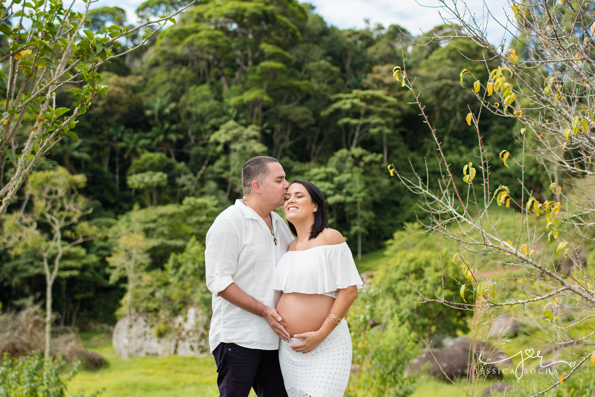 BOOK DE GESTANTE EM VILA VELHA-FOTOGRAFO DE GESTANTE EM VITORIA-FOTOS DE GESTANTE COM O MARIDO-POSES BOOK GESTANTE-POSES DE FOTOS GESTANTE-FOTOS DE GRAVIDA-FOTOGRAFO DE GESTANTE EM LINHARES-ENSAIO FOTOGRAFICO EM PEDRA AZUL