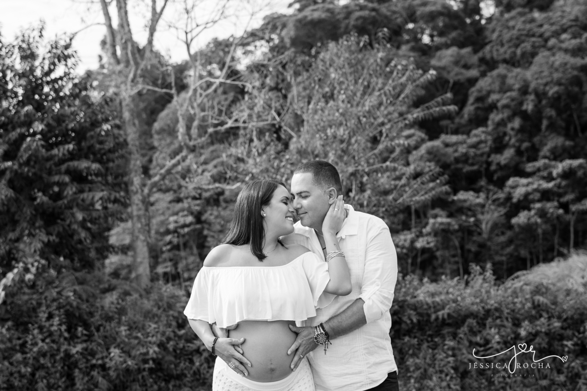 BOOK DE GESTANTE EM VILA VELHA-FOTOGRAFO DE GESTANTE EM VITORIA-FOTOS DE GESTANTE COM O MARIDO-POSES BOOK GESTANTE-POSES DE FOTOS GESTANTE-FOTOS DE GRAVIDA-FOTOGRAFO DE GESTANTE EM LINHARES-ENSAIO FOTOGRAFICO EM PEDRA AZUL