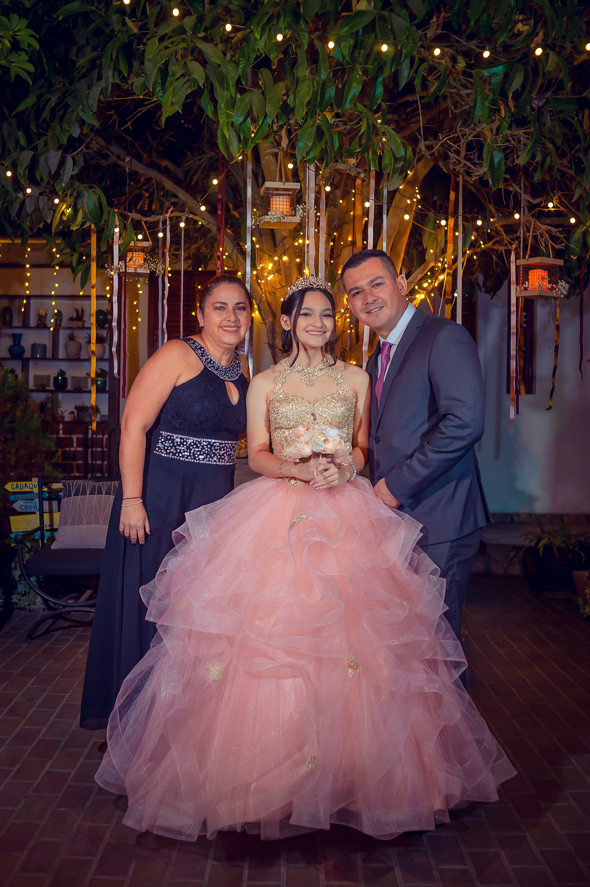 decoración de 15 años, fotos de 15 años, edgar atoche fotógrafo, 15 años, quinceañera, sesión de fotos, sesión de 15 años, bouquet 15 años, papas de quinceañera