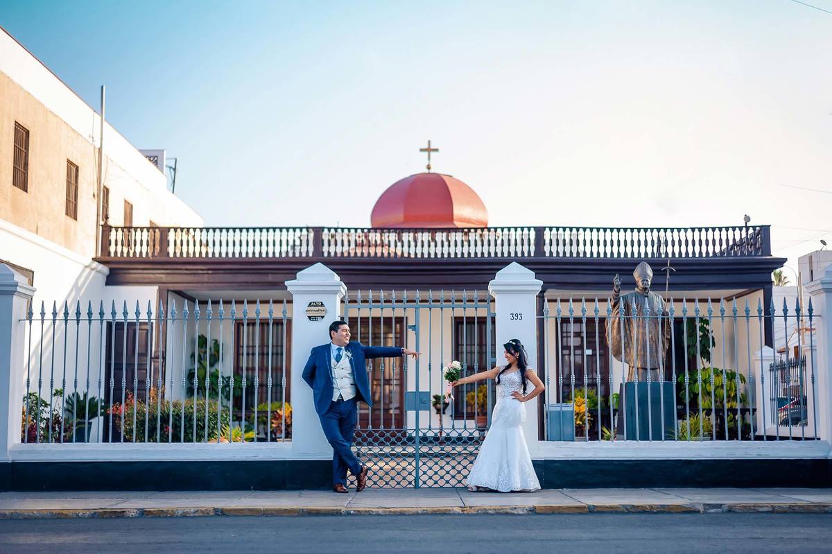 botonier, terno de novio, aros de boda, fotógrafo de bodas, wedding planner perú, fotógrafo profesional de bodas, novia, sesión de esposos, la punta, sesión de esposos, bouquet