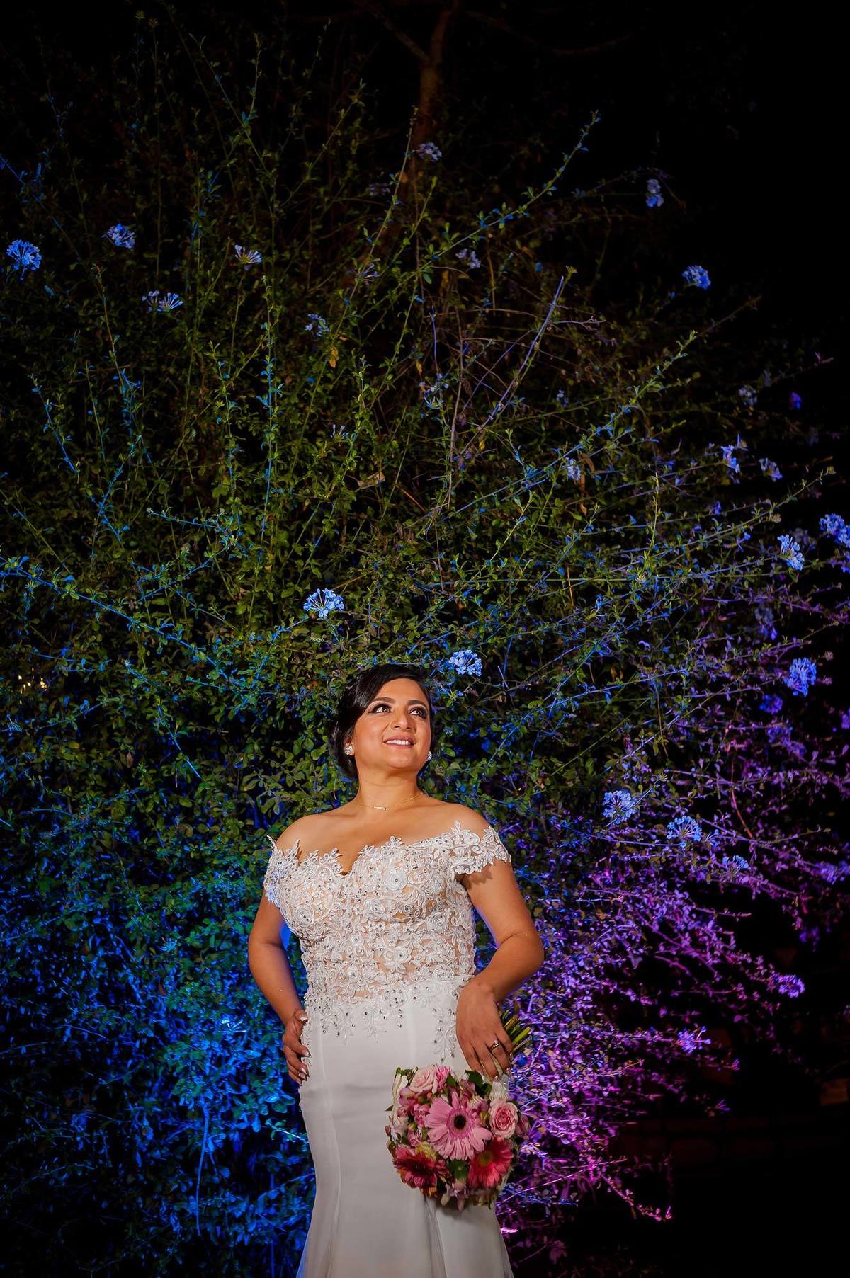 fotógrafo de bodas, fotos de boda, sesión de fotos de boda, novios, parque larco, fotógrafo profesional, bouquet, bella flor, sesión de foto de la novia, novia, bride