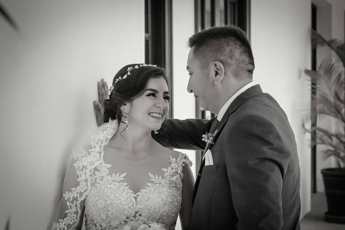 Vestido de novia, fotógrafo de bodas, bouquet, hacienda bocanegra, Vestido de novia, fotógrafo de bodas, bouquet, hacienda bocanegra, fotógrafo profesional de bodas, fotos de boda, fotos de la novia, sesión de fotos novios