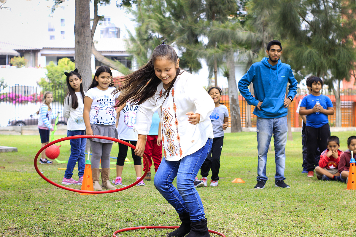 Saltando,Fotógrafo de Fiestas Infantiles en Lima