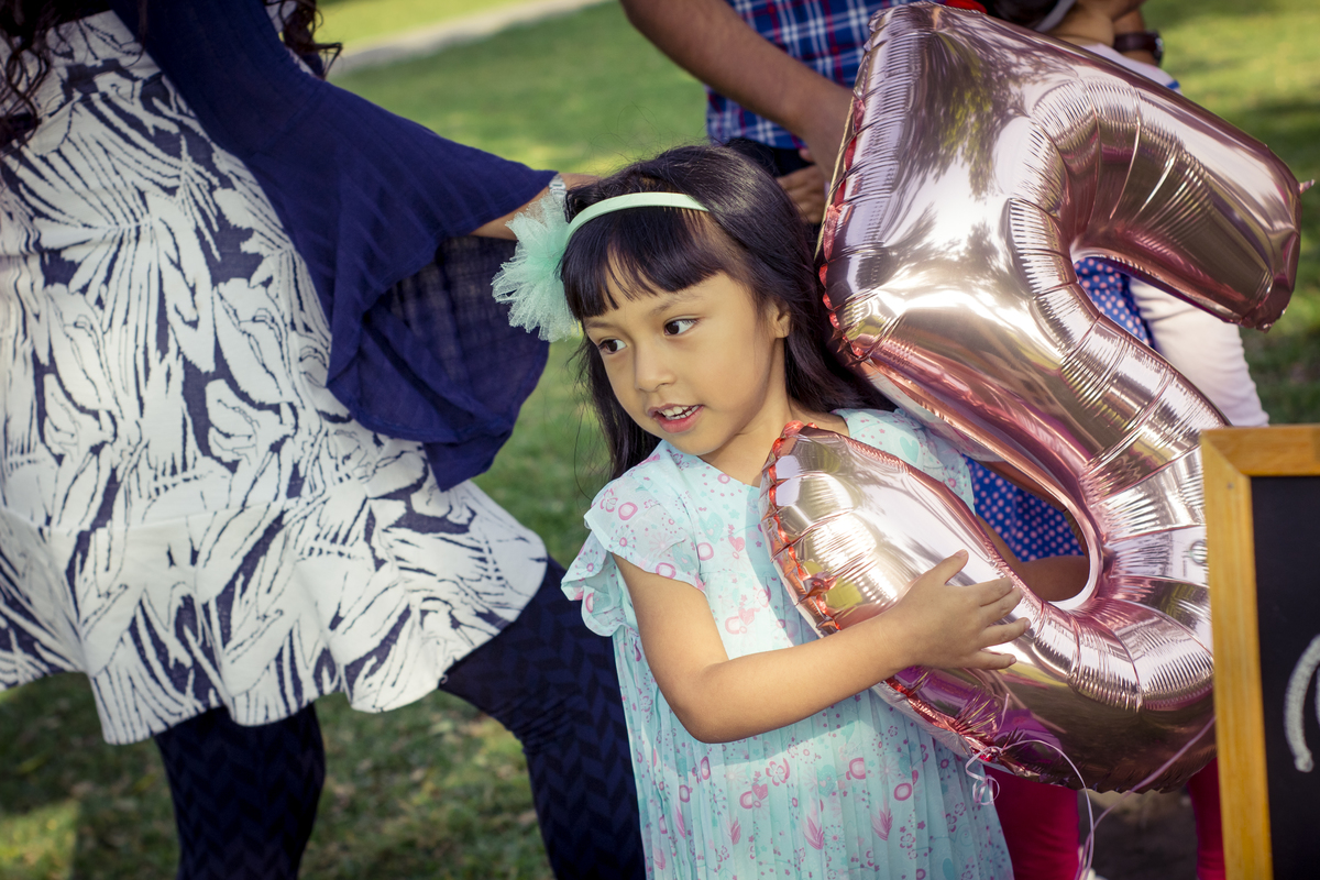 globo, cumpleañera, niña, catalina 