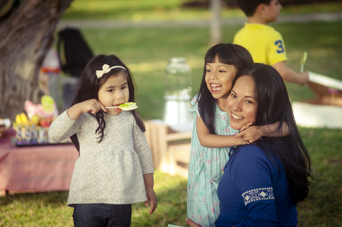 abrazo a mama, alegría, Flozu, 
PlanetKidsvp,