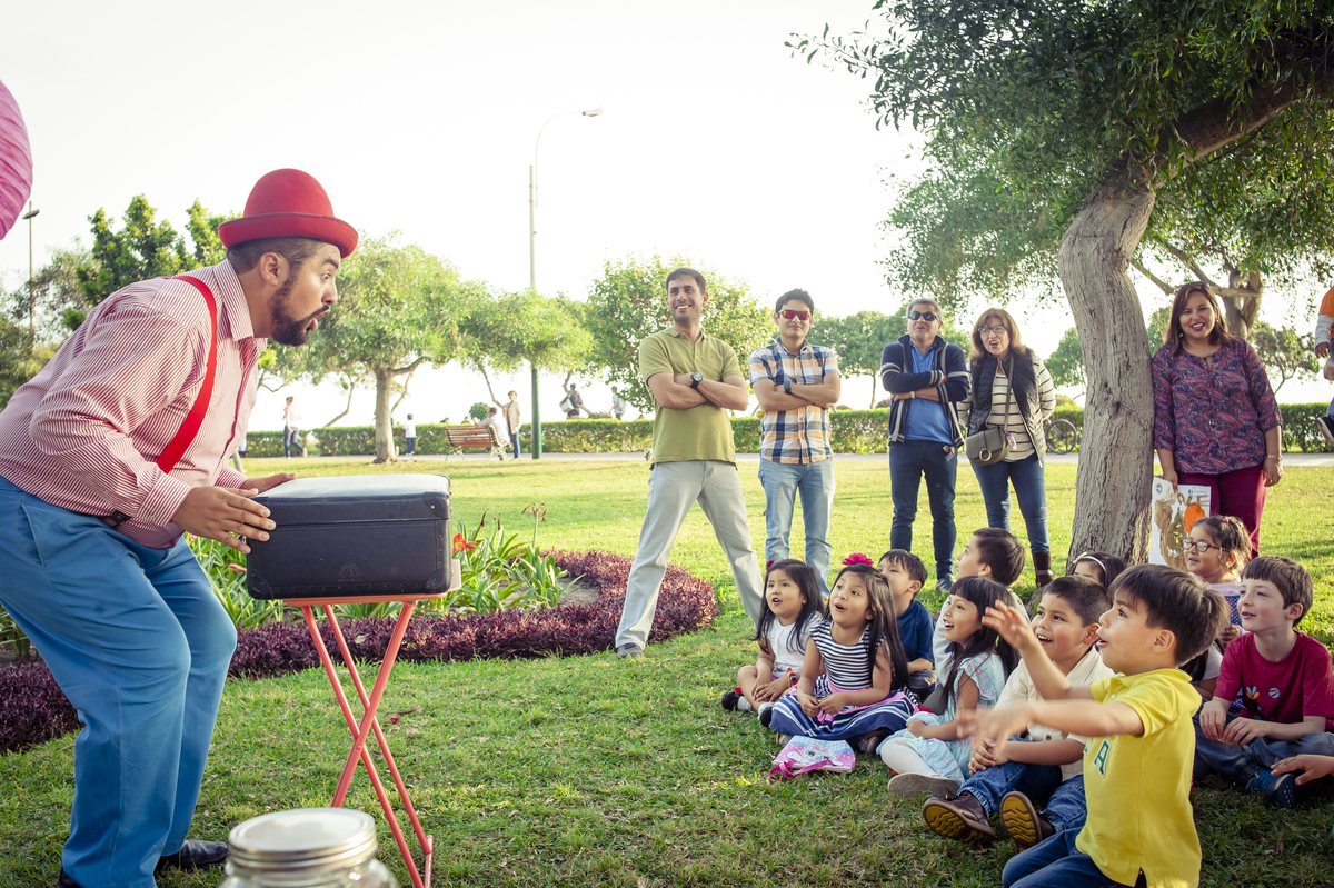 sorprendido, clow, show, magia,  Producciones Flozu, 
PlanetKidsvp,