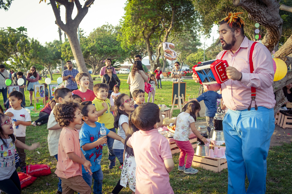  Producciones Flozu, 
PlanetKidsvp, acordeon 