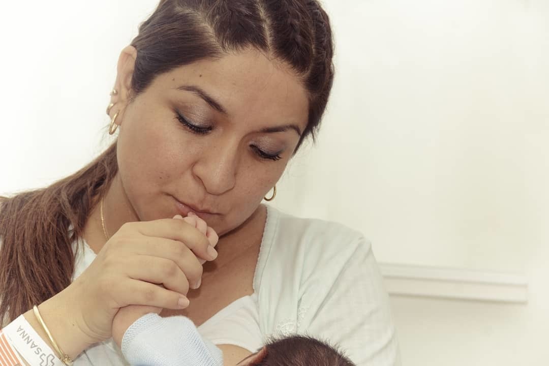 Besos , fotógrafo de familia en lima