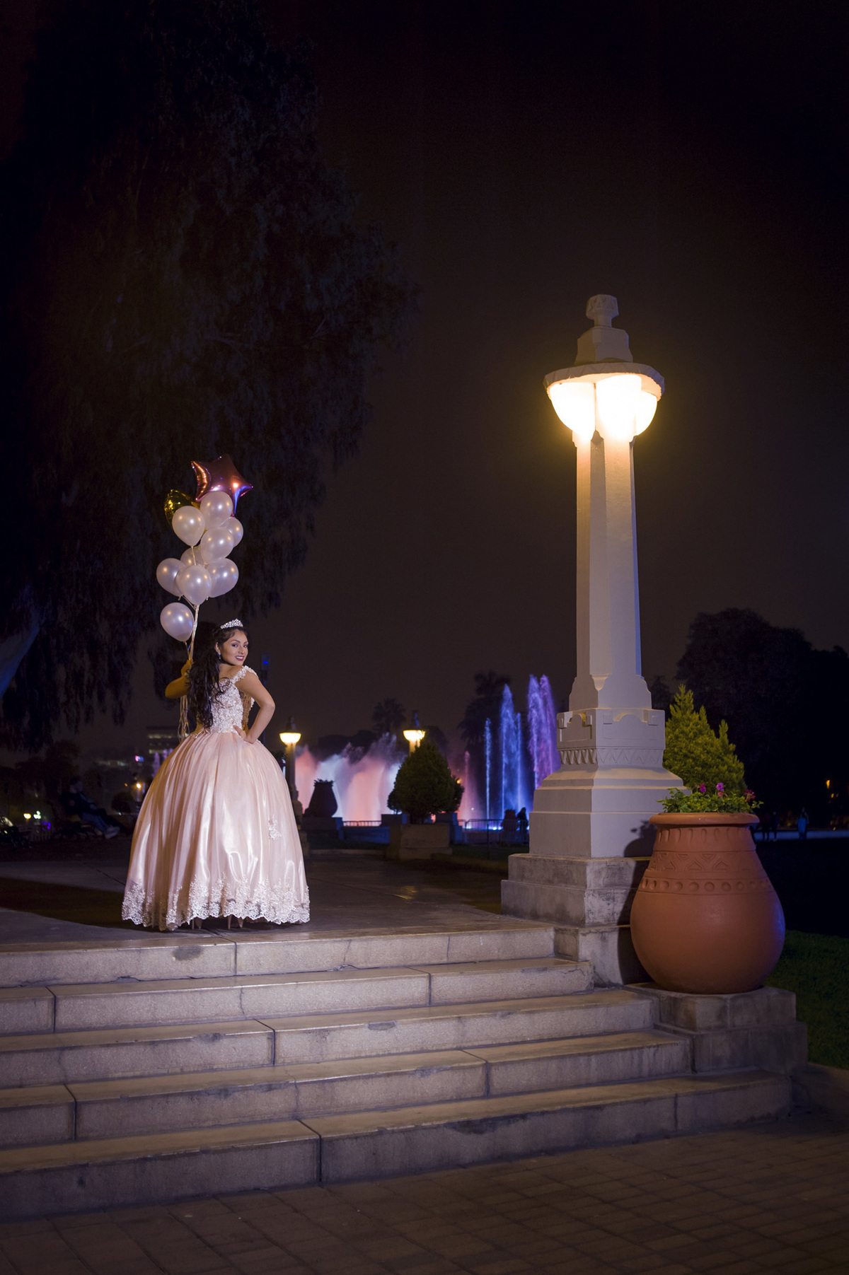 Princesa, quino jardín, jarrón, fotografia de quinceañera