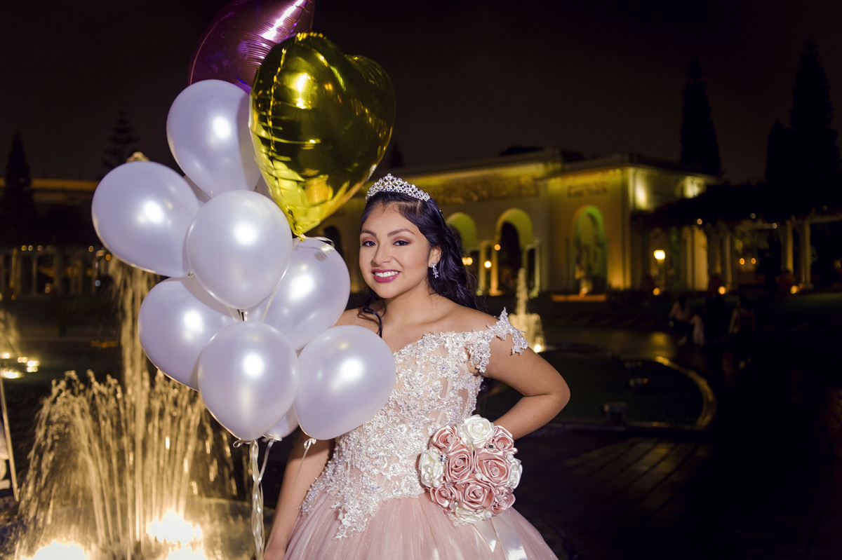 #retrato, #globos, #globilandia, #elio, edgar atoche, edgar atoche fotógrafo peruano, edgar atoche fotógrafo de lima, edgaratoche, sesion de quinceañera, fotógrafo de quinceañera,  fotógrafo de quinceañera en lima, parque de las aguas, quinceañera, fotogr