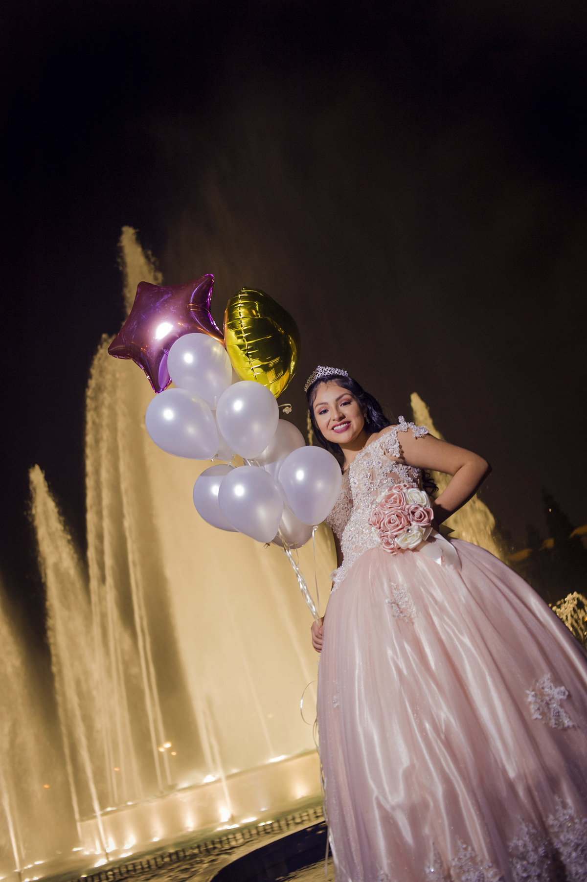#Pileta de colores, sonrisa, smile princess,  fotógrafo de quinceañera en lima, parque de las aguas, quinceañera, fotografia de quinceañera