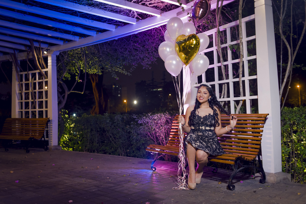 Colores, noche, vestidobde fiesta, teen, adolecente, edgar atoche, edgar atoche fotógrafo peruano, edgar atoche fotógrafo de lima, edgaratoche, fotógrafo de quinceañera en lima, parque de las aguas, fotografia de quinceañera