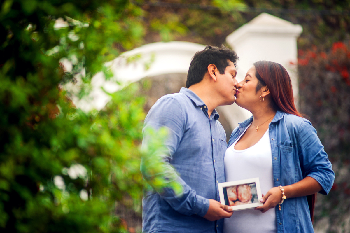 Beso, kiss, besos de papás, familia 