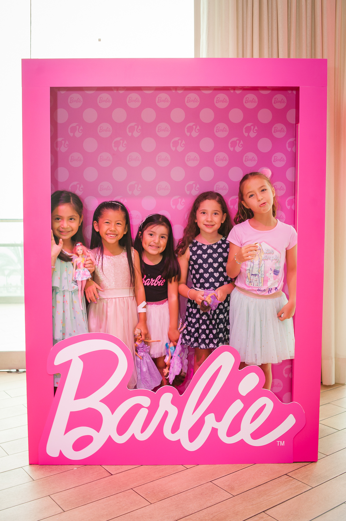 Caja de muñecas barbie, niñas barbie, fotógrafo de fiestas infantiles en lima 