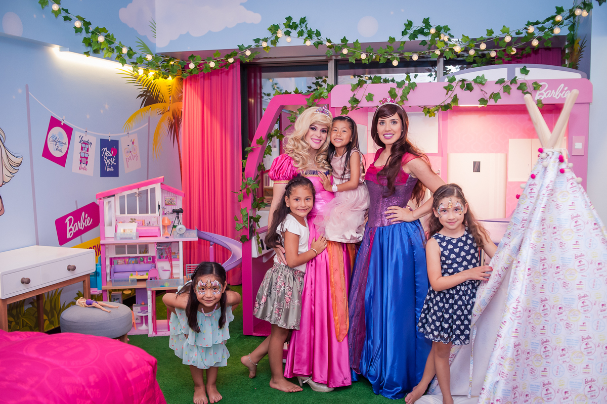 Fotógrafo de fiestas infantiles en lima, barbie, fiesta barbie, fiesta pinky, el cuarto de barbie, la habitación de barbie, JW Marriot Lima, BarbieRoom, habitación glamping Barbie, room glamping Barbie 