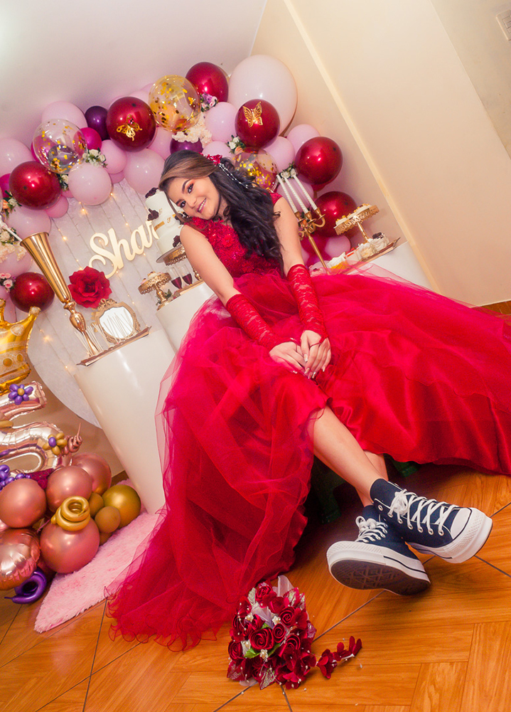 zapatillas negras, quinceañera urbana