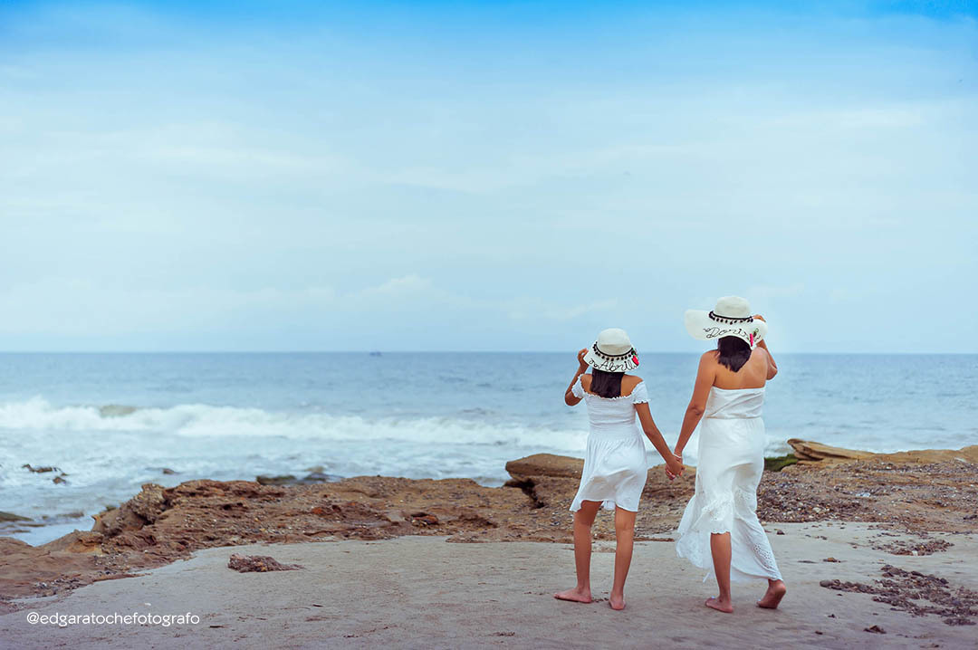 Sesión en playa, mamá e hija, playa vichayito