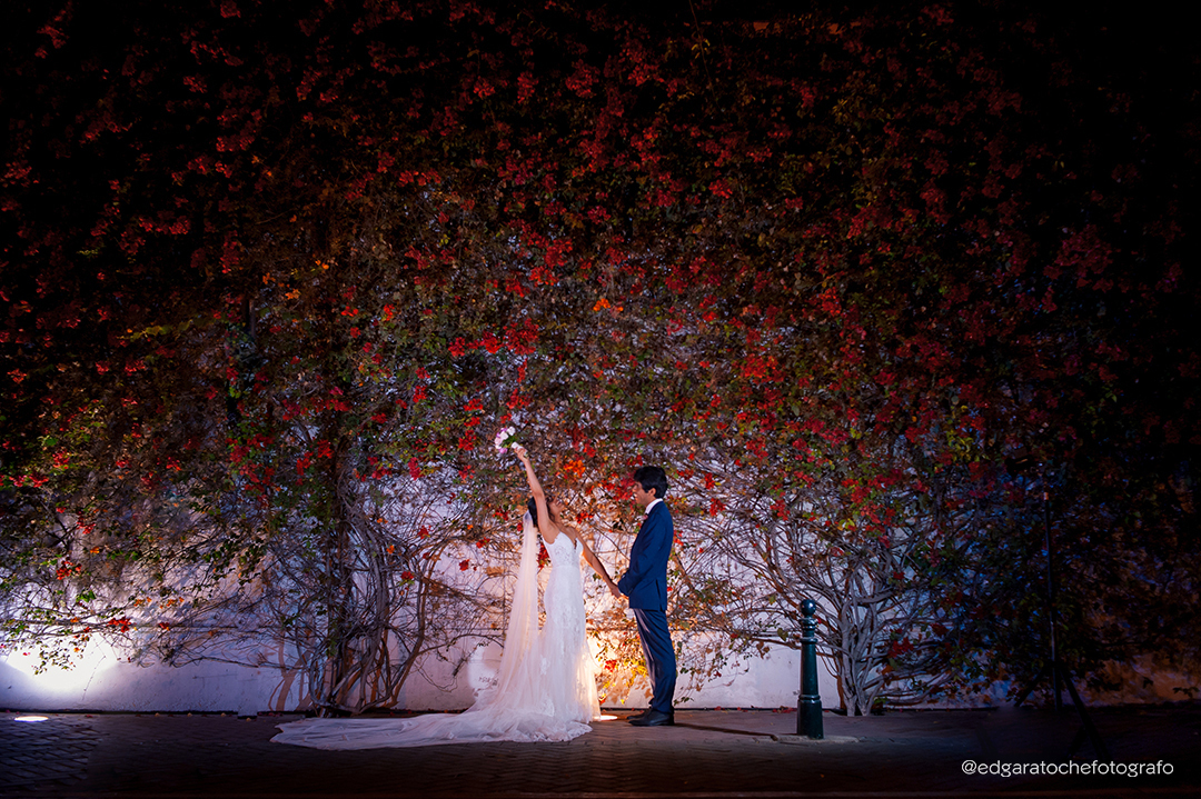 parque larco, matrimonio, fotógrafo de bodas, fotógrafo de bodas en lima, bodas de noche, fotógrafo de matrimonio, bodas 2021, sesión de boda en lima