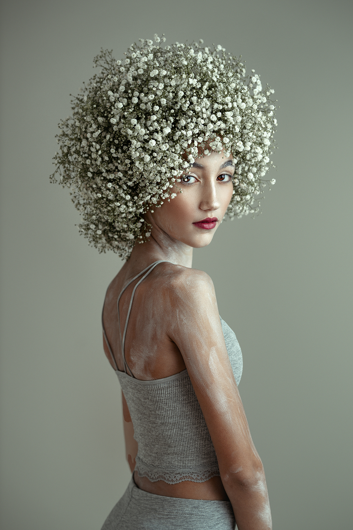 ser alpha, sony a7iv, sony gm 85mm, 1.4, fotos fine art, sessão de fotos creativa, retrato de criança, ensaio de criança, photographer in lisbon, lisbon photoshoot, famlily photographer lisbon, fotografa de familias, fotografo de familias, 